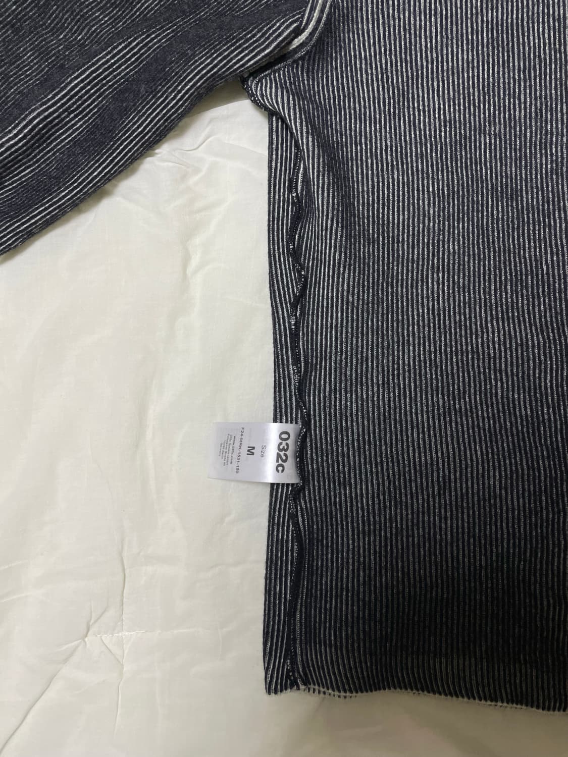 M 032C 너브 셰터 슬림 컷 롱슬리브 니트 상품이미지4