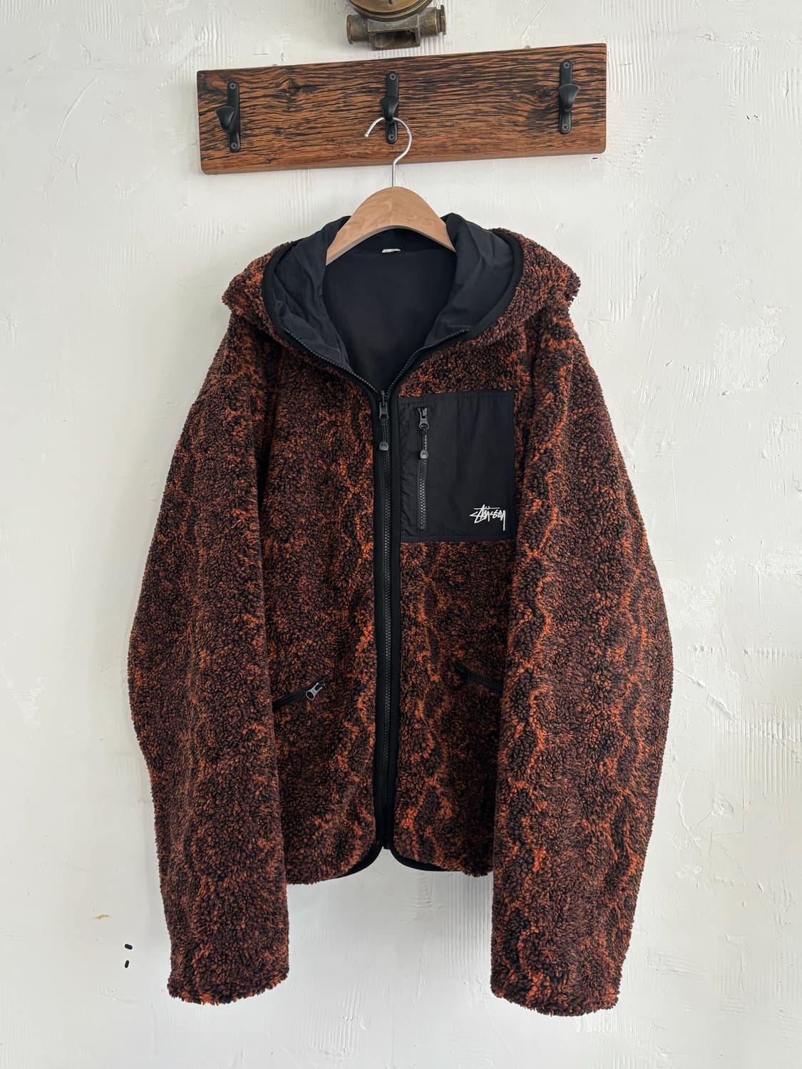 Stussy 스투시 스네이크 자카드 쉐르파 리버시블 자켓 상품이미지1