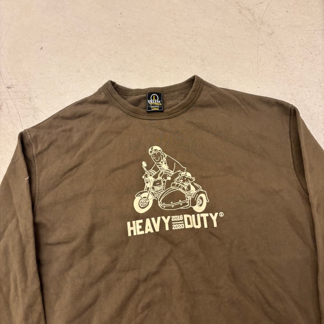 프리즘웍스 브라운 헤비듀티 맨투맨 상품이미지2