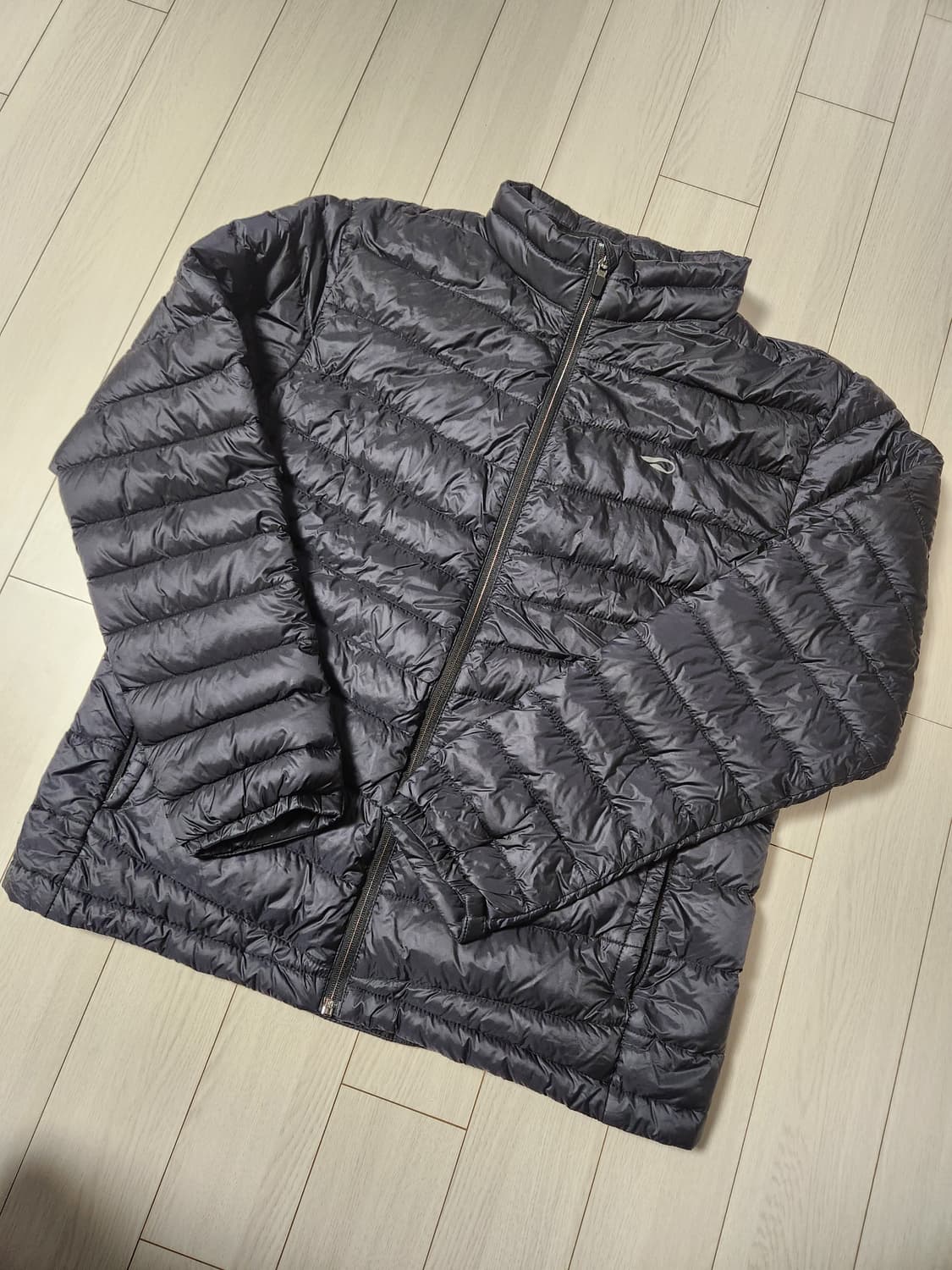 프로스펙스 구스다운 경량패딩 사이즈105(xl)

여러 중고사이트에도 같 상품이미지1