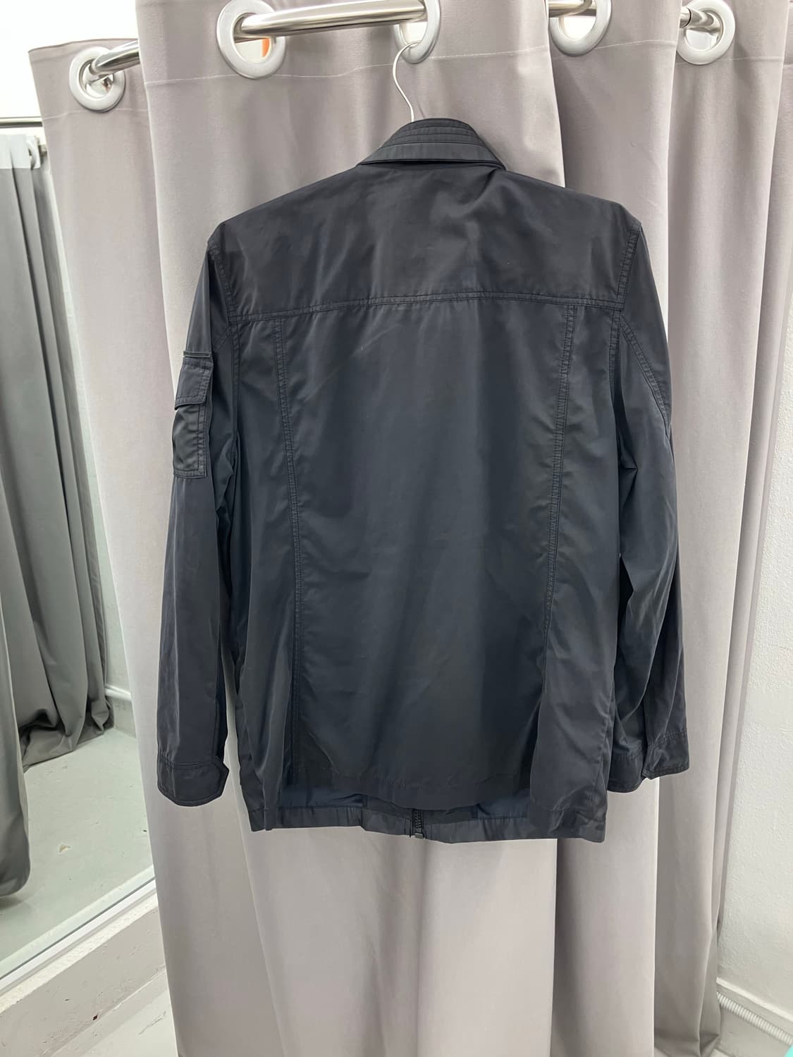 게스 블랙 카모 풀 집업 윈드 브레이커 상품이미지4