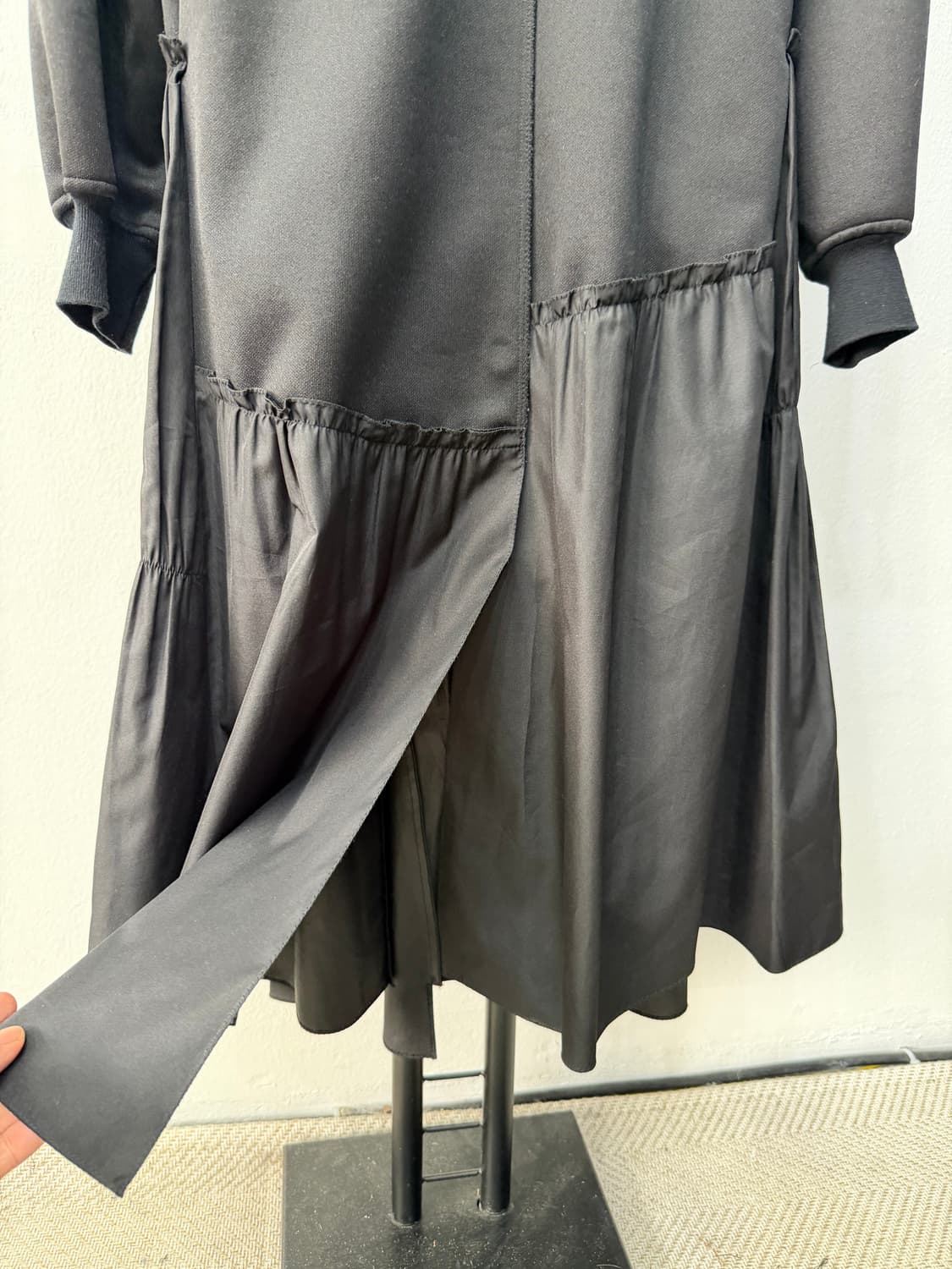 정품) TIME 타임 한섬 20ss 블랙 플레어 원피스 82F 상품이미지4