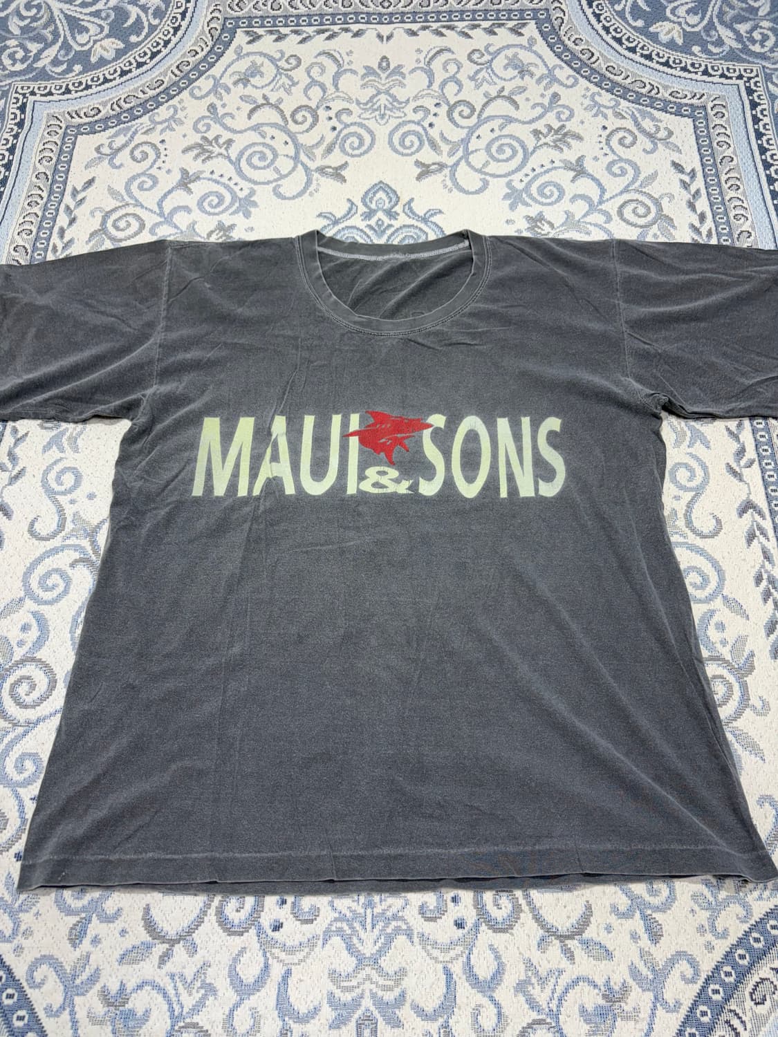 90s Maui & Sons 상어 그래픽 워싱 반팔티 상품이미지2