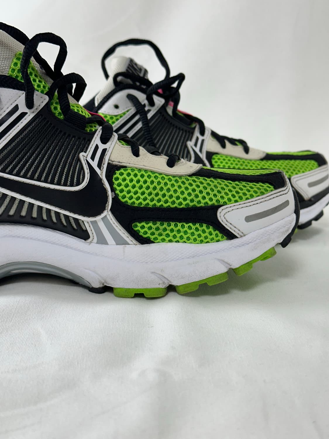 [265] 나이키 줌 보메로 5 일렉트릭 그린 블랙 상품이미지5