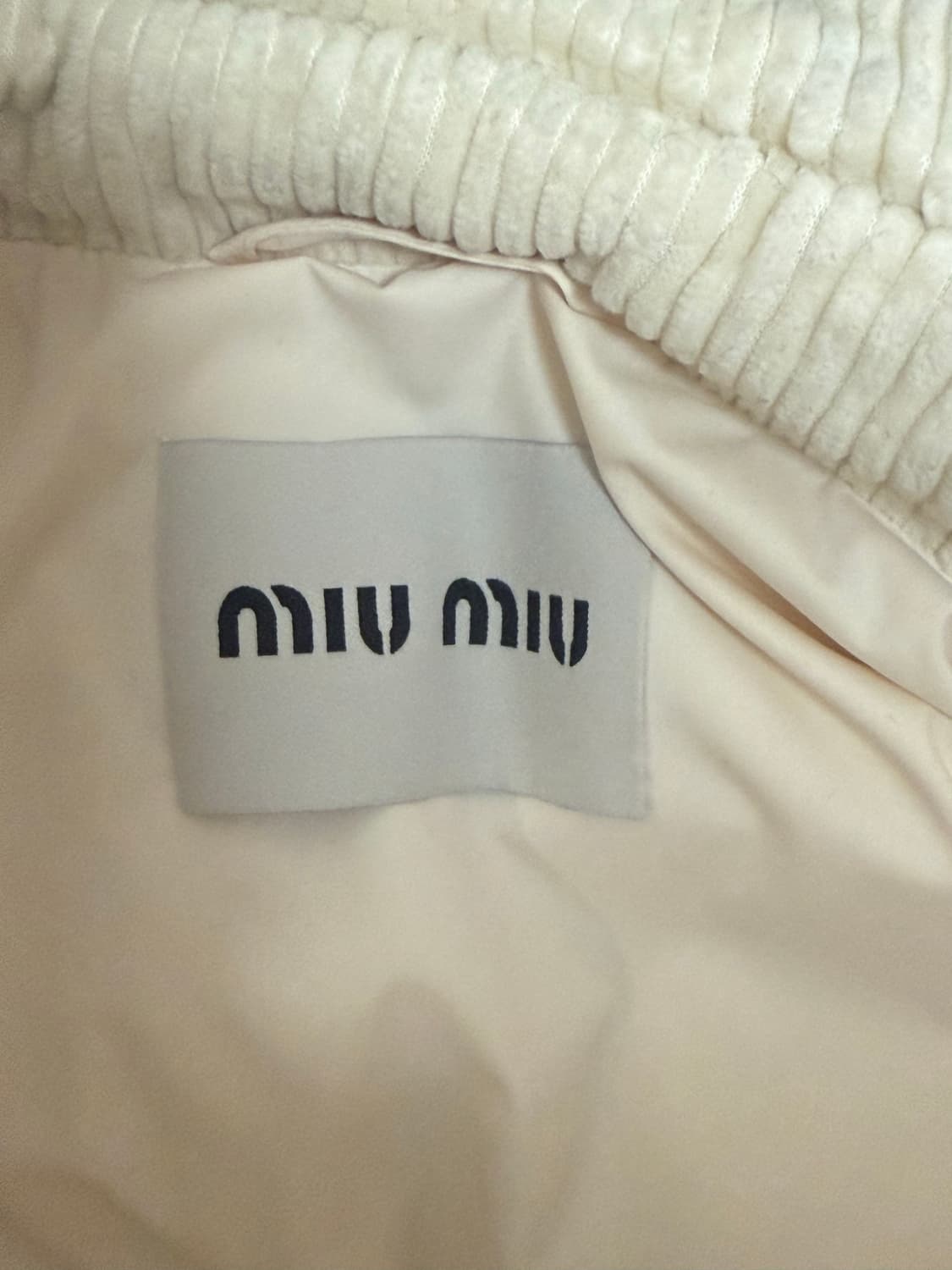 미우미우 패딩 40사이즈 상품이미지4