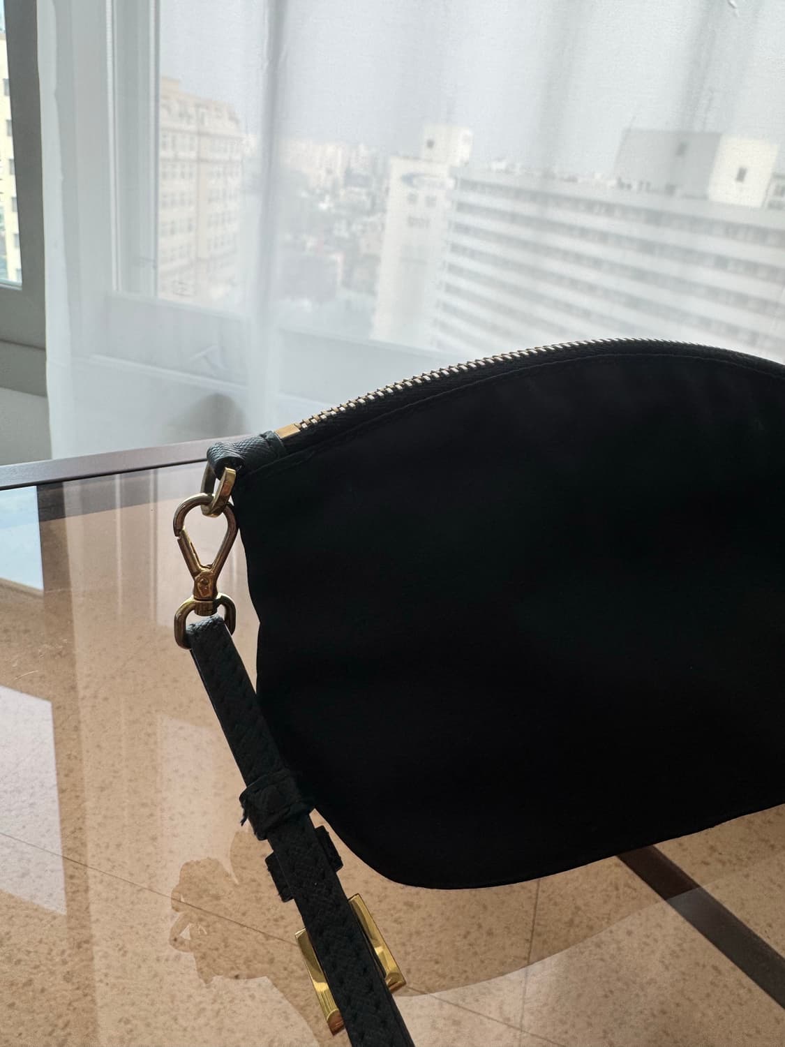 프라다 포코노 금장 파우치 상품이미지6