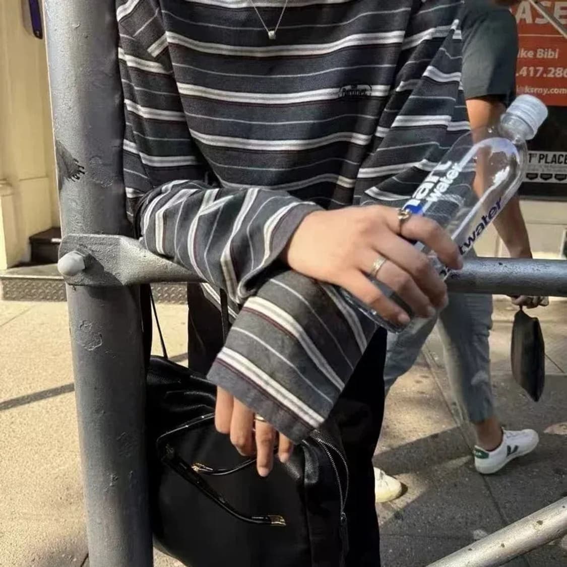 더바넷 랭 스트라이프 긴팔 티셔츠 상품이미지1