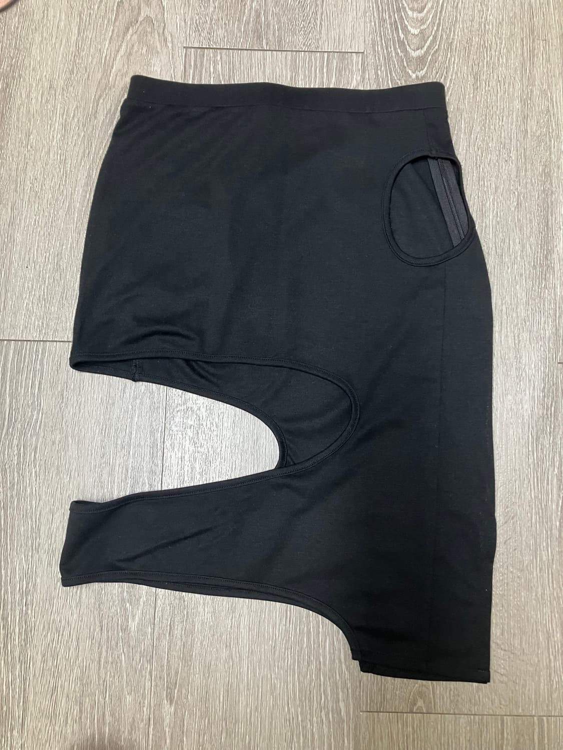[PEINTURE] Cut Out Miniskirt, Black 상품이미지1