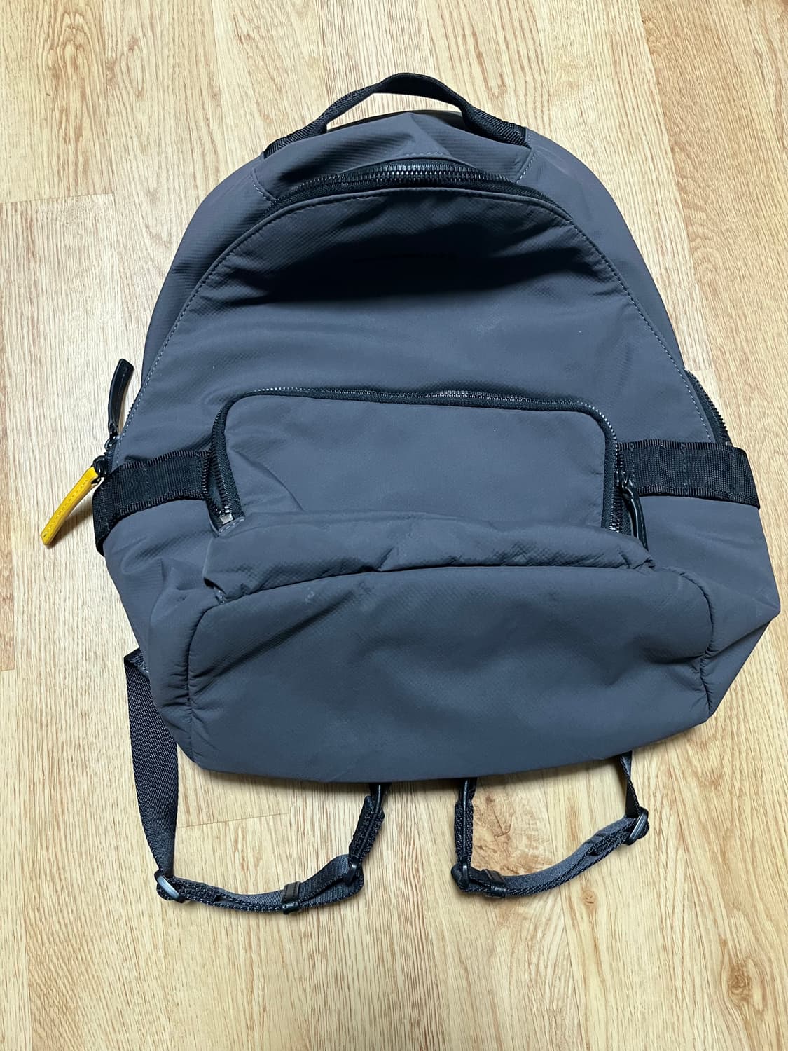 만다린 덕 그레이 백팩 가방 상품이미지1