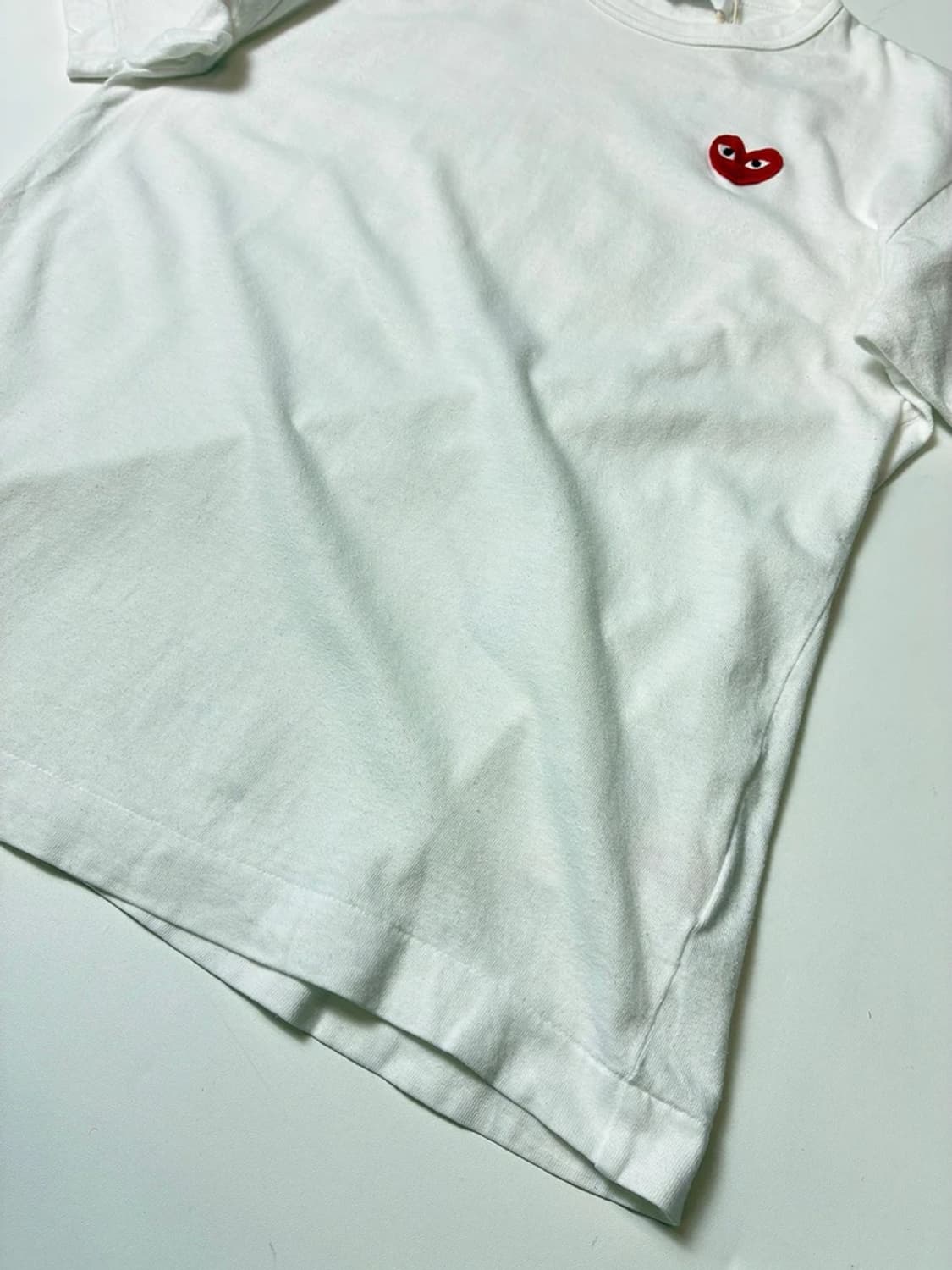 꼼데가르송 우먼스 하트 와펜 반팔 티셔츠 PN8569 상품이미지4