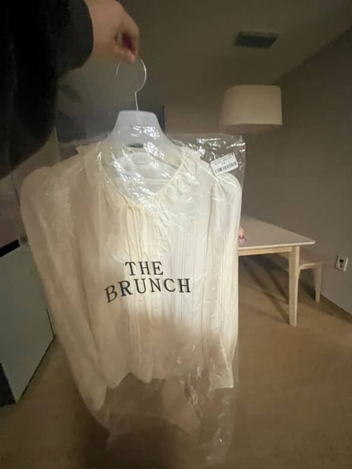 더바넷 비로고 자카드 실크 블라우스 상품이미지3