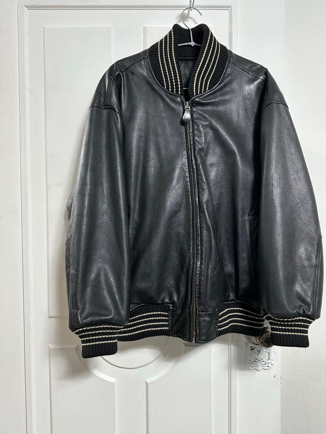 쉽스킨 바시티자켓 상품이미지1