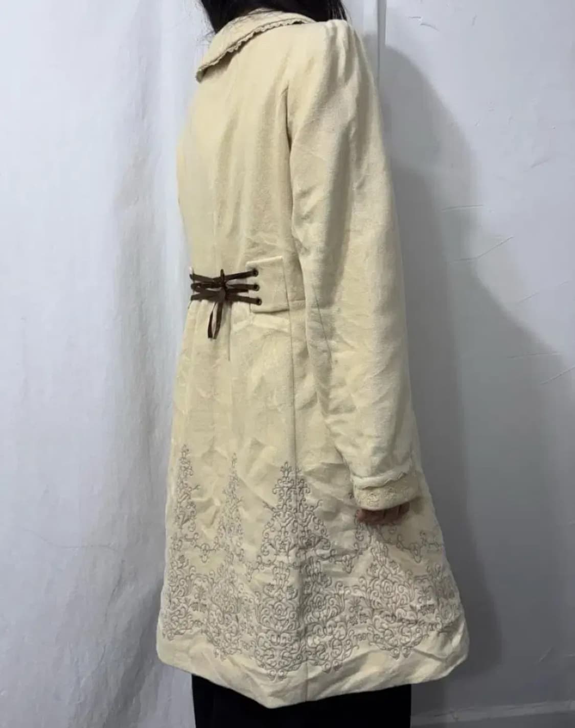 엑시즈팜 자수 아이보리 레이스코트 달천깔 갸루 세실맥비 리즈리사 상품이미지3