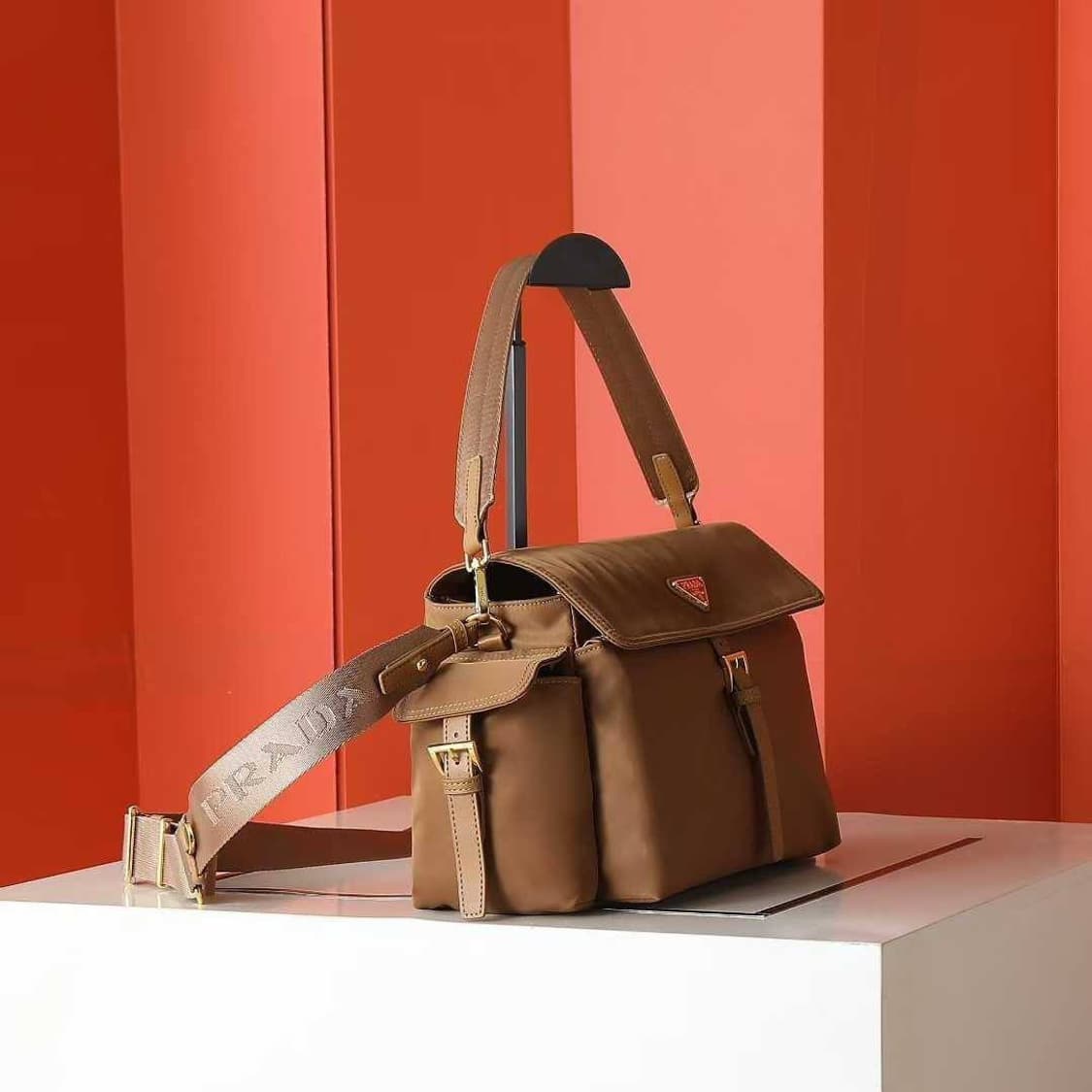 프라다 익스플로어(Prada Explore) 숄더백 상품이미지4