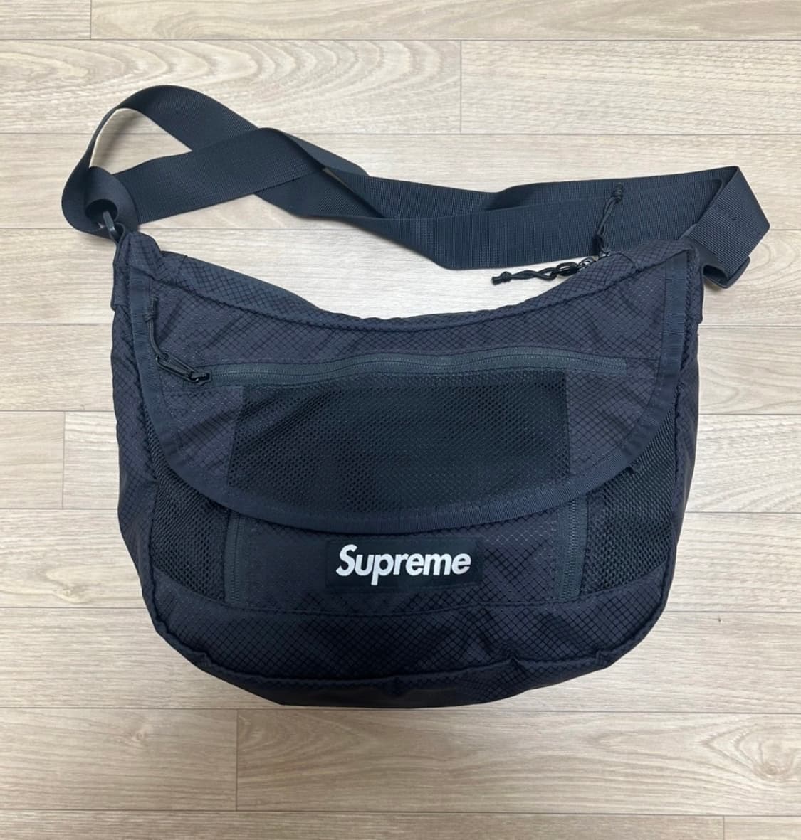 슈프림 22SS 메신저 / 블랙 상품이미지1