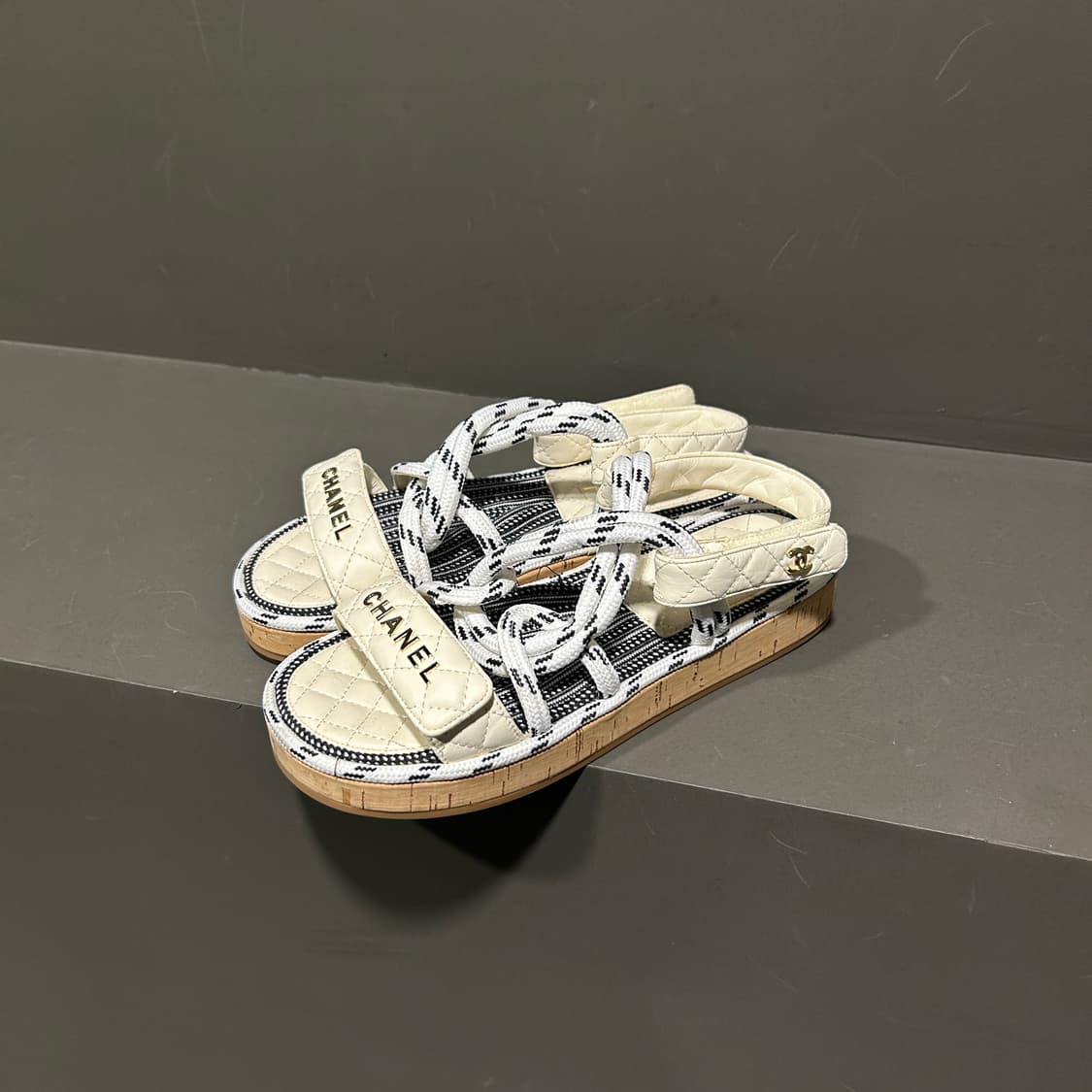 샤넬 램스킨 퀼팅 벨크로 스트랩 샌들 상품이미지2