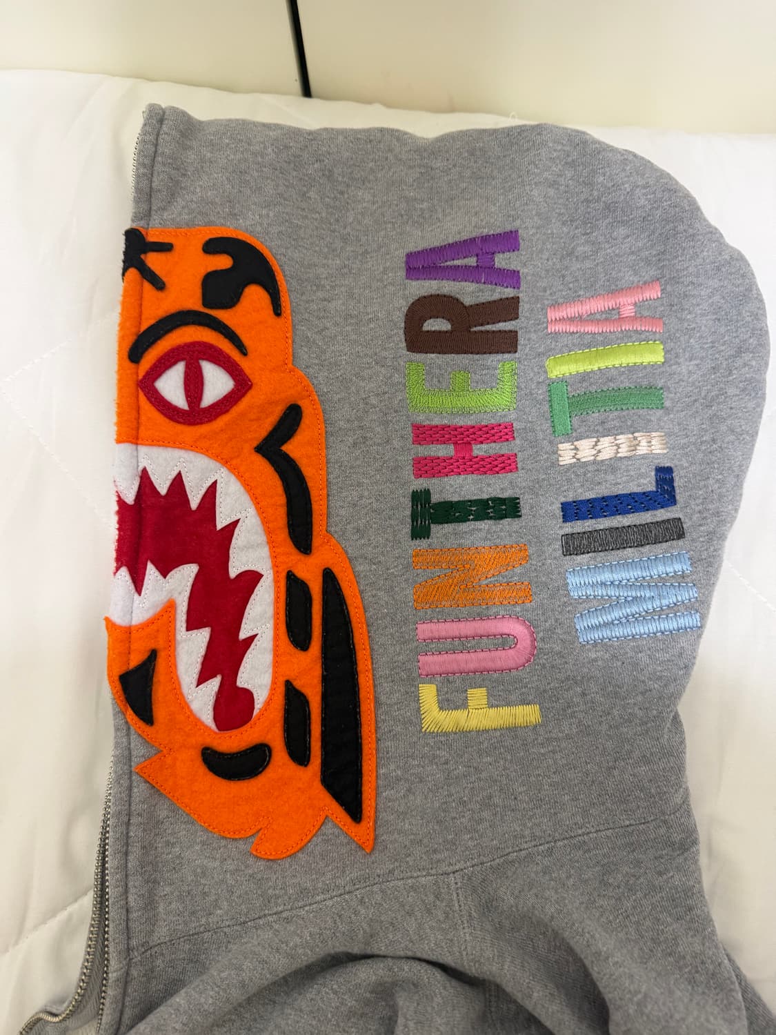 베이프 타이거 풀 후드집업 상품이미지1