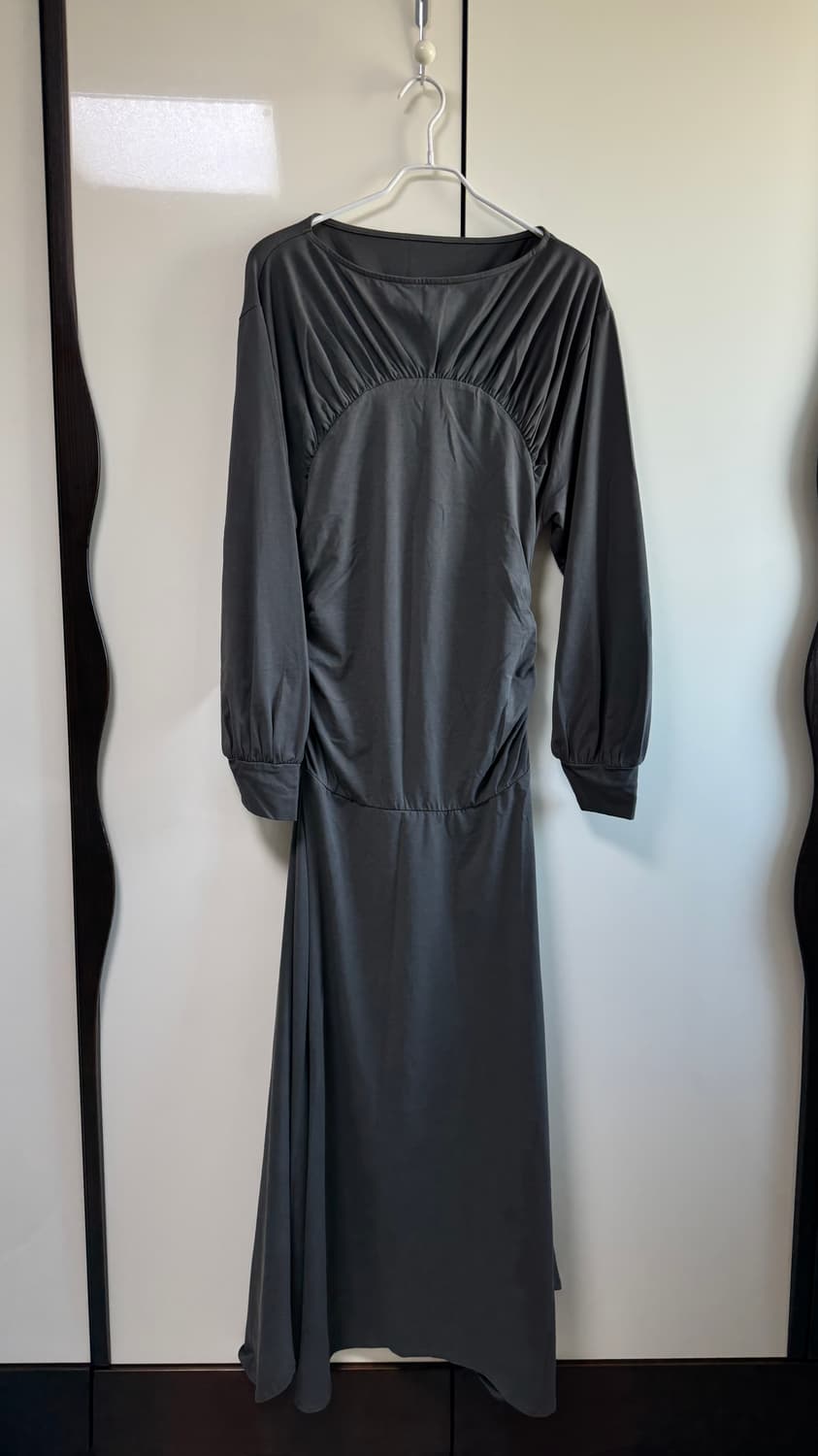 파르티멘토우먼 셔링 저지 언밸런스드 드레스 차콜 M 상품이미지3