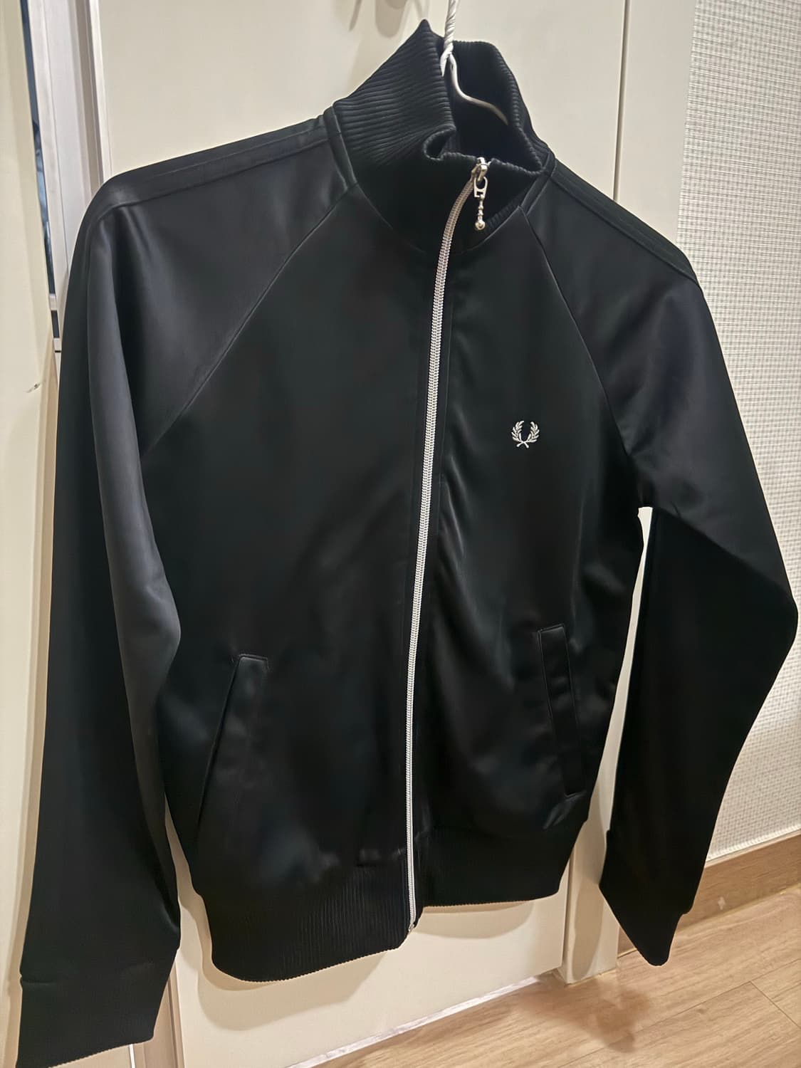 프레드페리 FRED PERRY 트랙 집업 테입 져지 블랙 상품이미지1