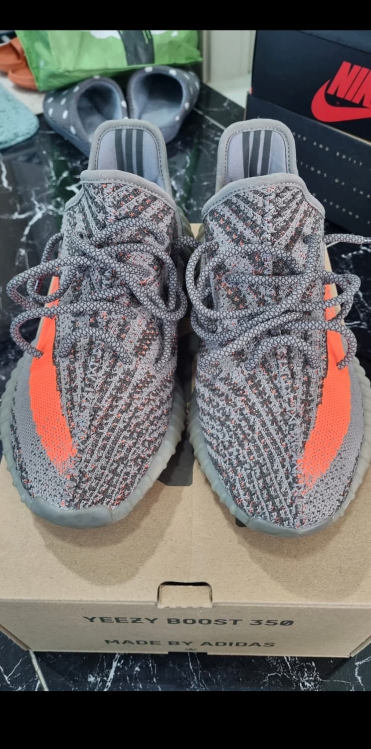 아디다스 이지 부스트 350 V2 
벨루가 - 리플렉티브 상품이미지1