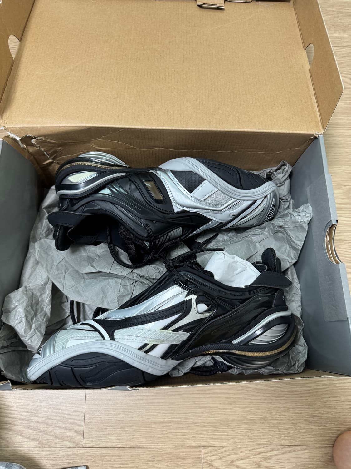 발렌시아가 타이렉스 42사이즈 270사이즈 상품이미지3