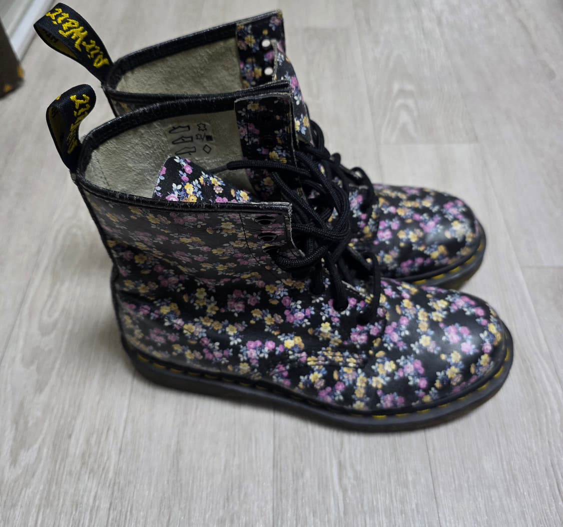 닥터마틴 1460 플로럴 여성부츠(240 EU38) 상품이미지5