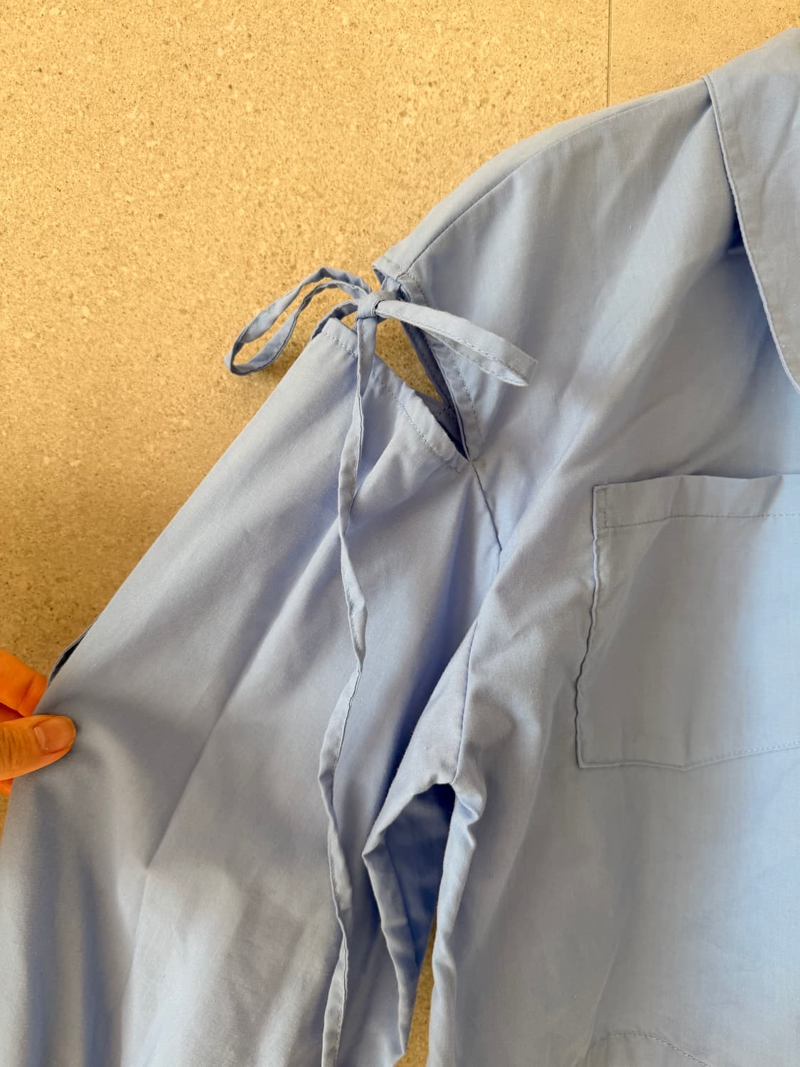 크롭 블루 셔츠 어깨 절개 리본 빅카라 상품이미지2