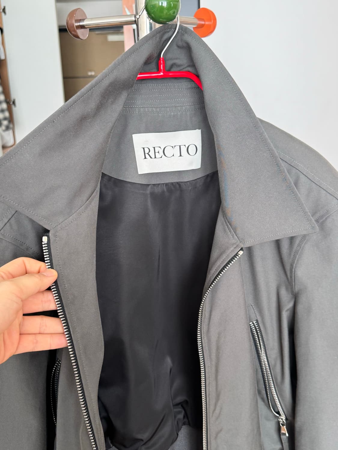 [L] 렉토(RECTO) 25SS 커브드 지퍼 블루종 점퍼 (그레이)  상품이미지5