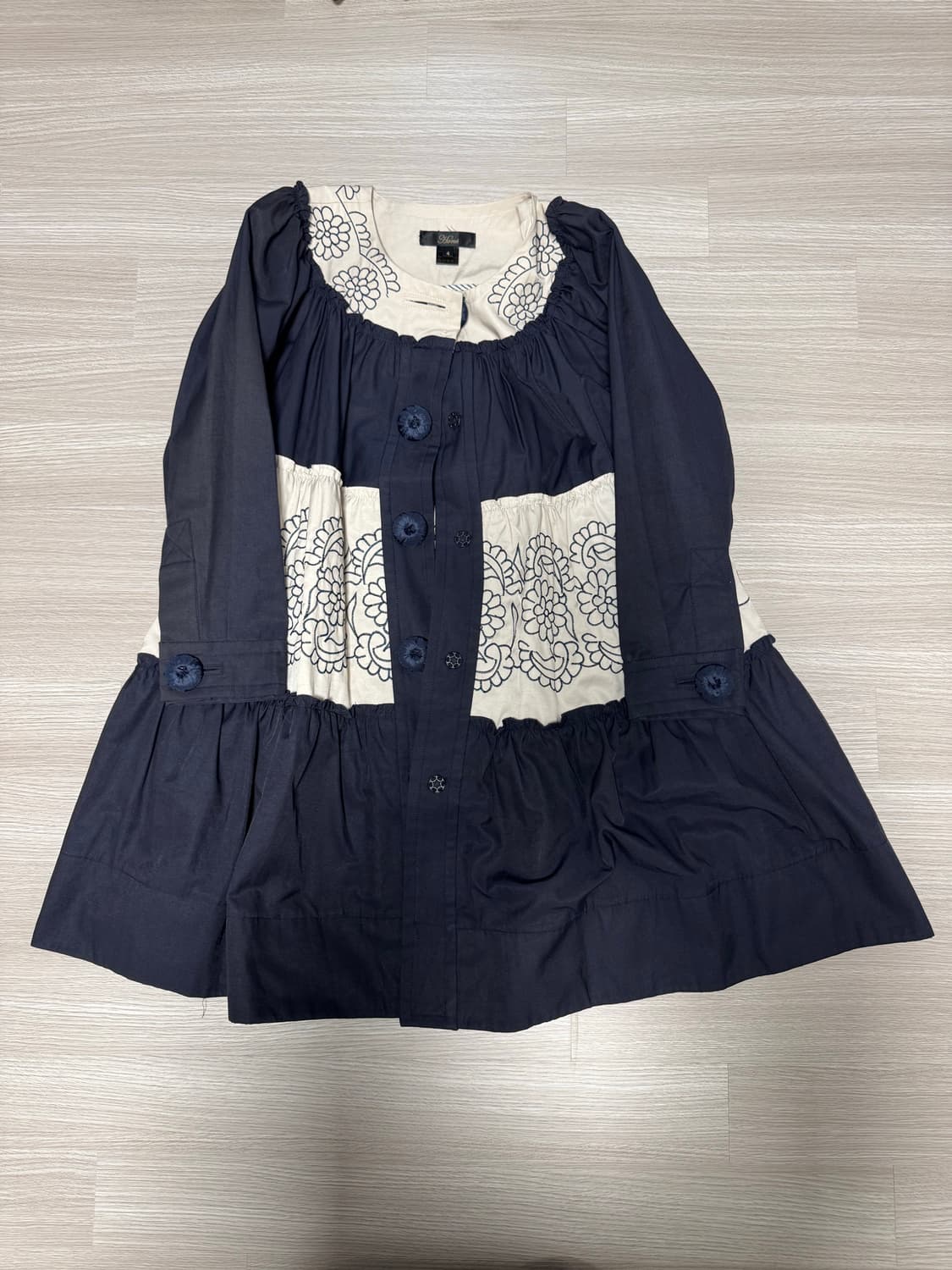 이태리브랜드 호루스 [Horus] 고풍스러운 꽃자수 배색 원피스 (상태 상품이미지10