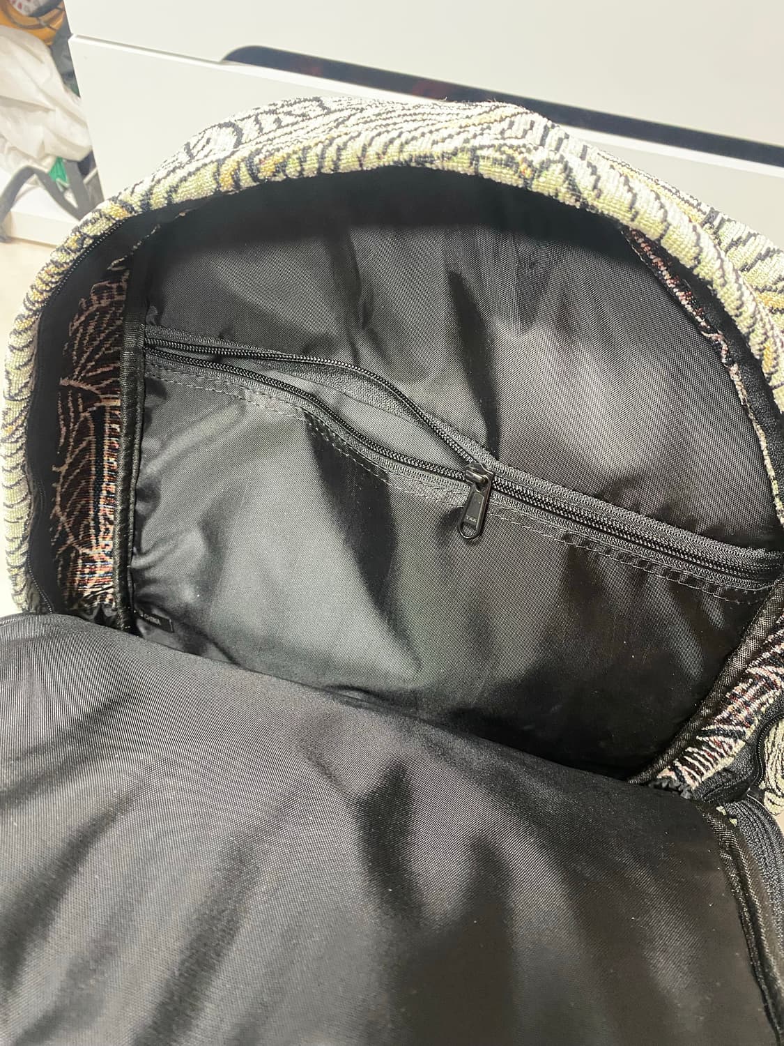 (새상품급) 립앤딥 RIPNDIP 고벨린 자수 백팩 - 유니크 레어템 상품이미지5