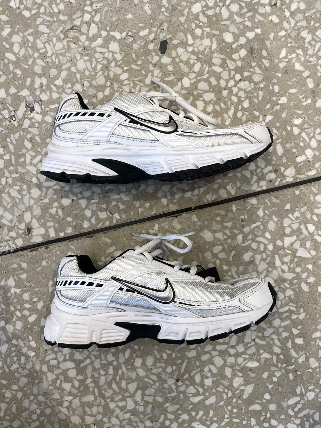 Nike Initiator white black 상품이미지3