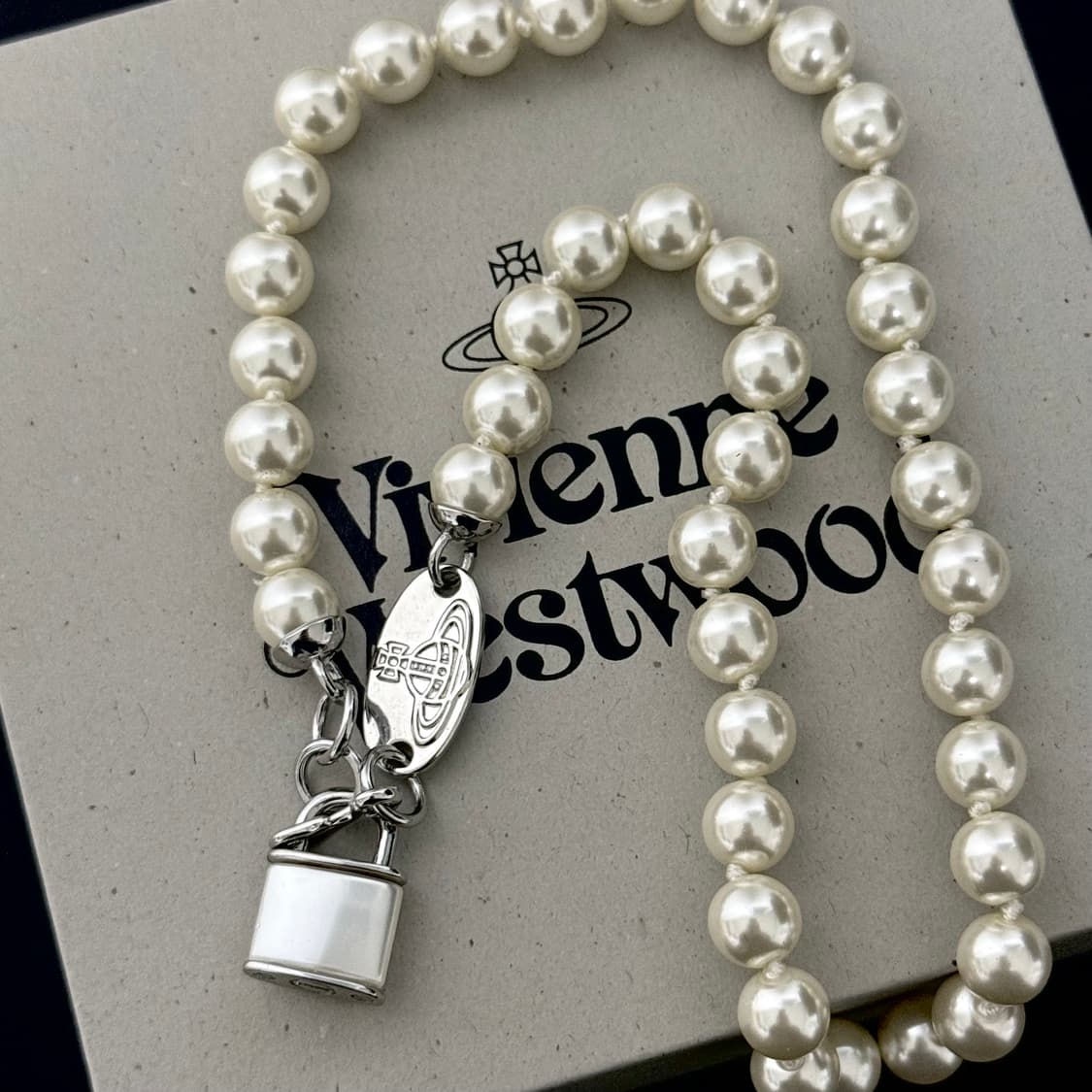 비비안웨스트우드 아카이브 실버 자물쇠 펄 목걸이 상품이미지2