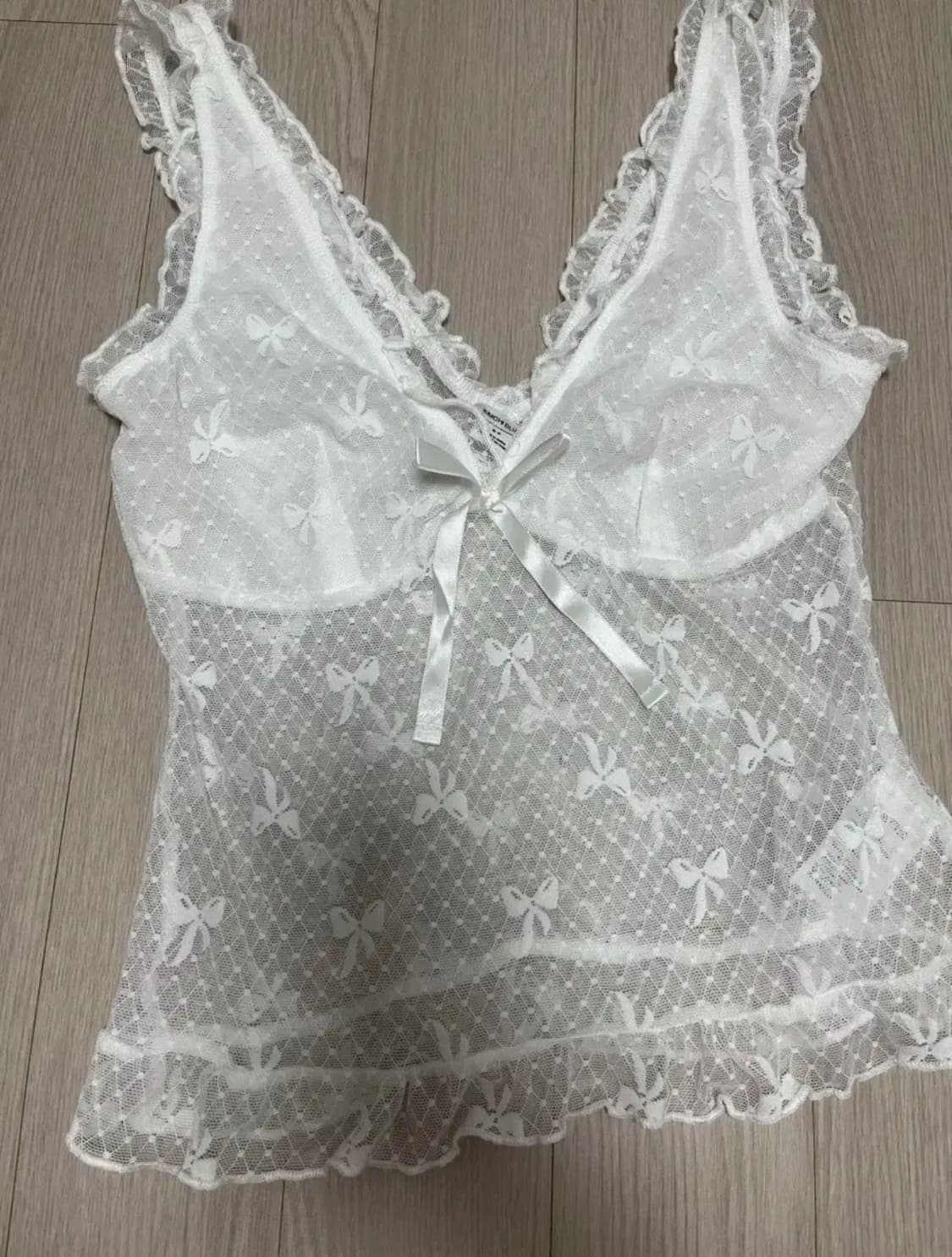 어반아웃피터스 화이트 리본 레이스 탑 상품이미지1