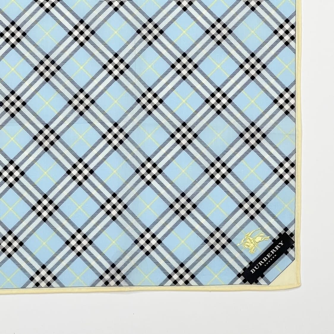 (새상품) burberry /버버리 쁘띠스카프 손수건 상품이미지3