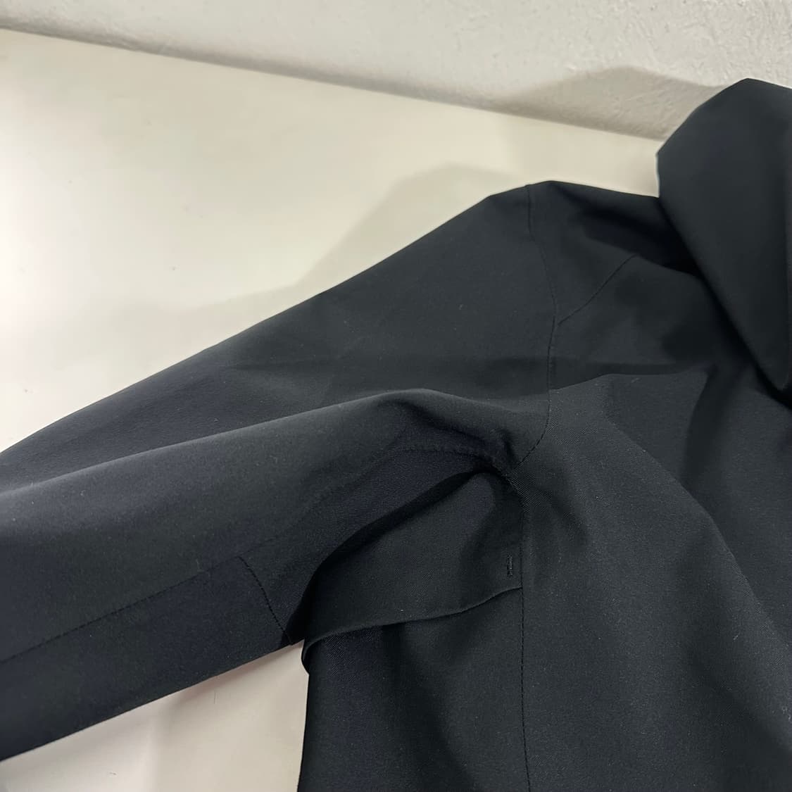 L 유니클로 블랙 후드 바람막이자켓 상품이미지8