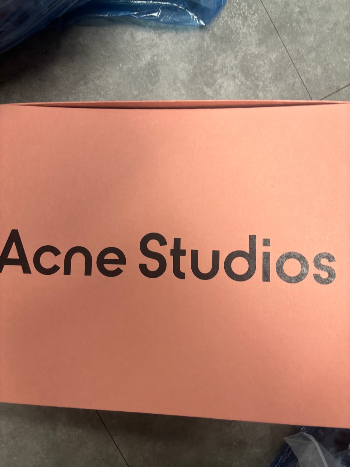 아크네 스튜디오 프린지 머플러 로얄 블루 수지 머플러 미개봉판매 상품이미지1