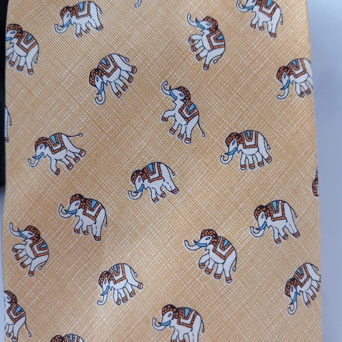 던힐 실크 옐로우 코끼리 모티브 넥타이 9.7cm A+등급 A19176
 상품이미지8