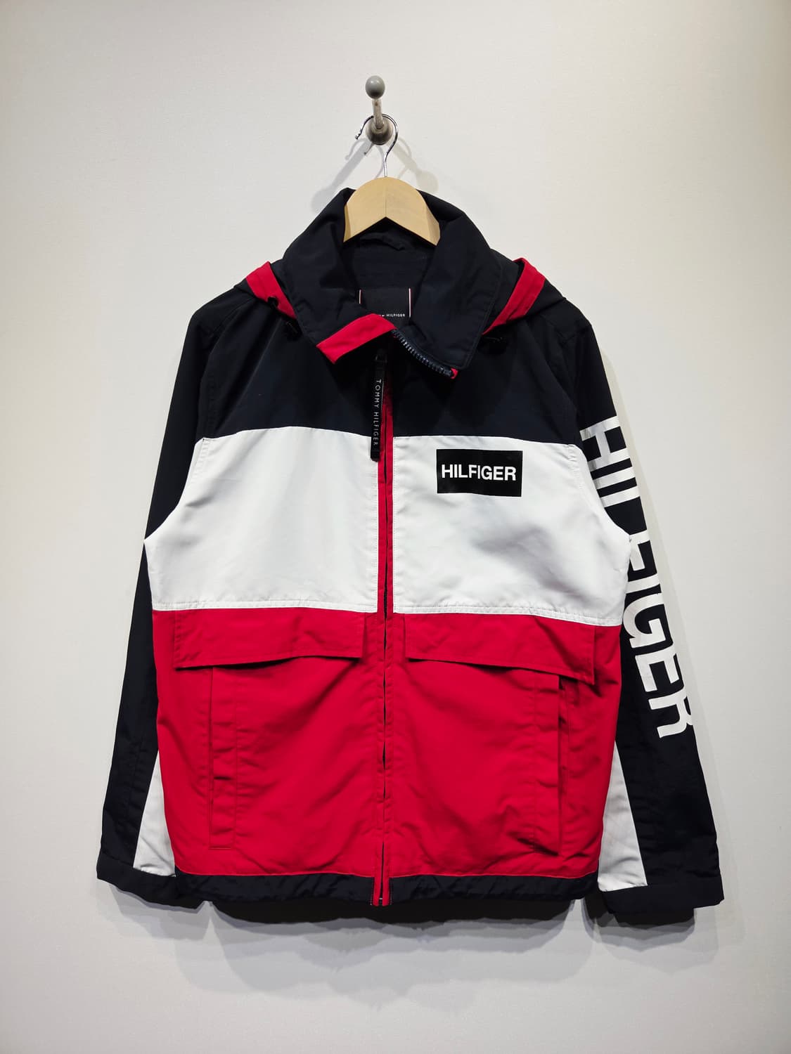 타미힐피거 빅로고 컬러블록 후드 바람막이 자켓 상품이미지2