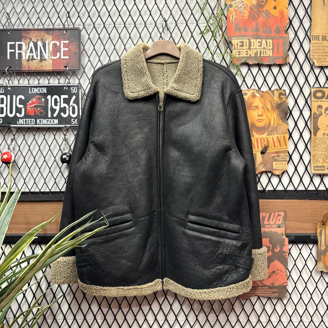 OMPHALOS 빈티지 양가죽 미디 무스탕 투포켓 포인트 블랙 상품이미지1