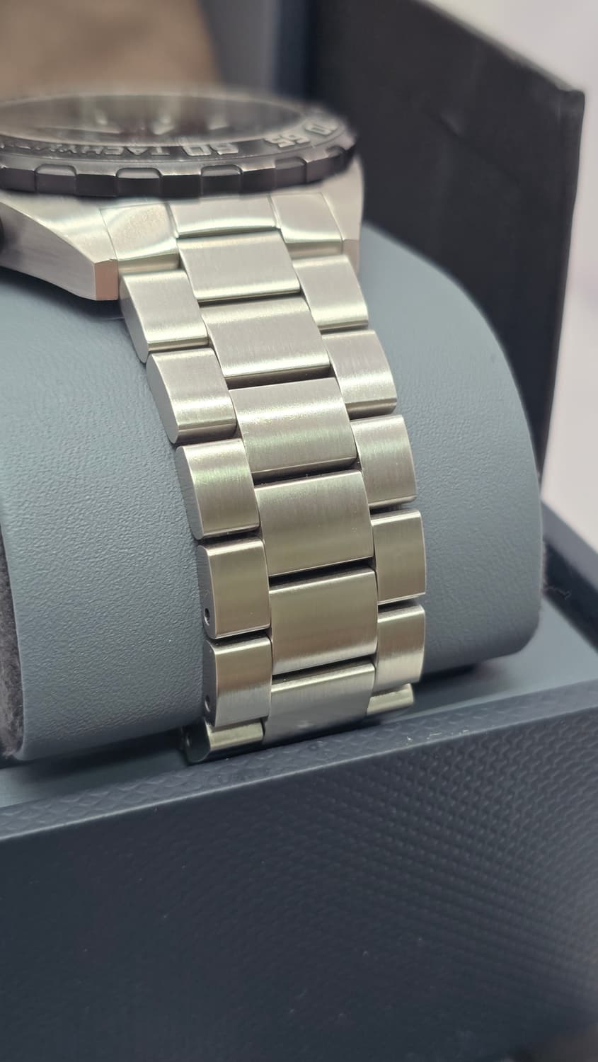 태그호이어 포뮬러1 크로노 블랙 24년 2월 쿼츠 시계 상품이미지7