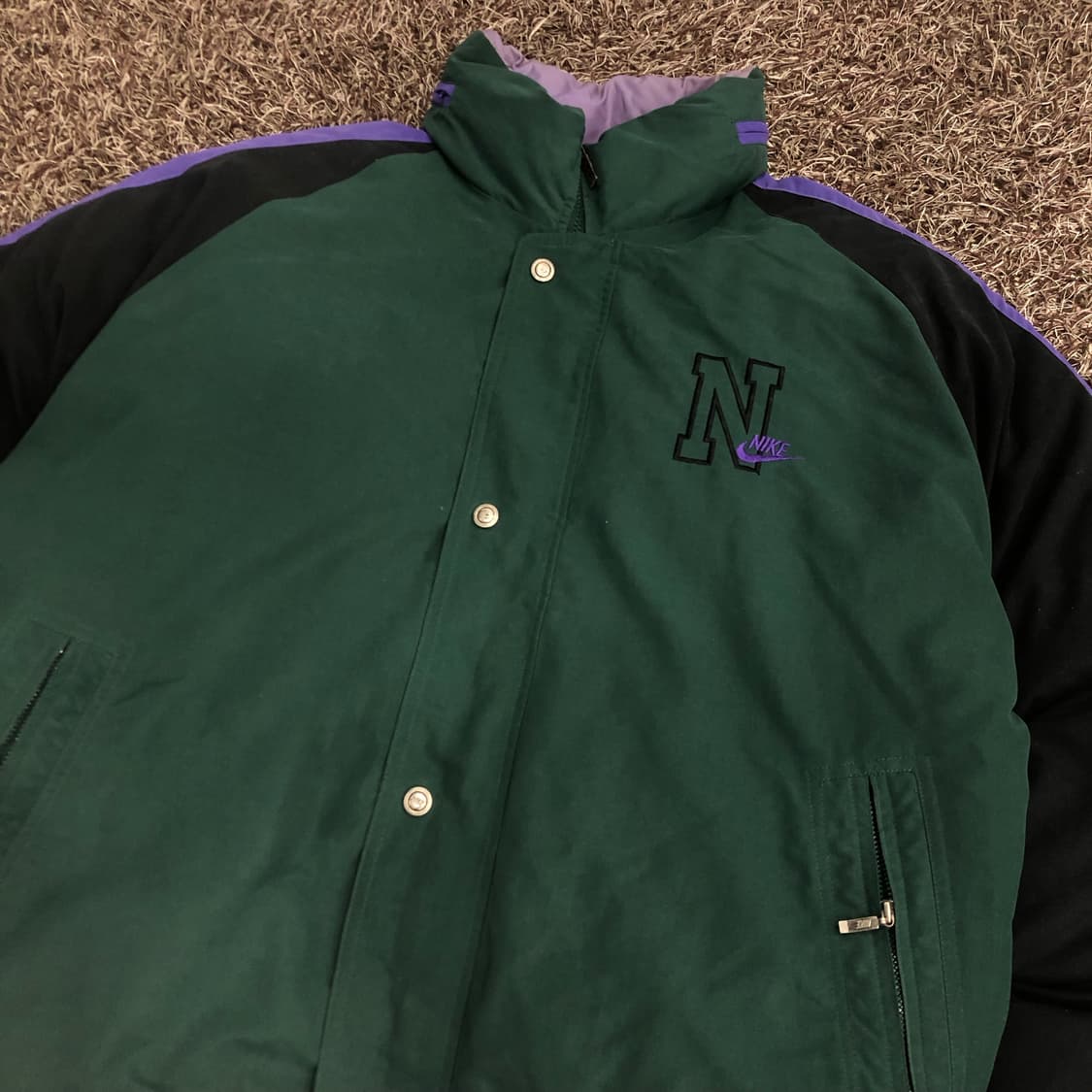 나이키 삼나스포츠 올드스쿨 덕다운 리버시블 패딩 상품이미지2