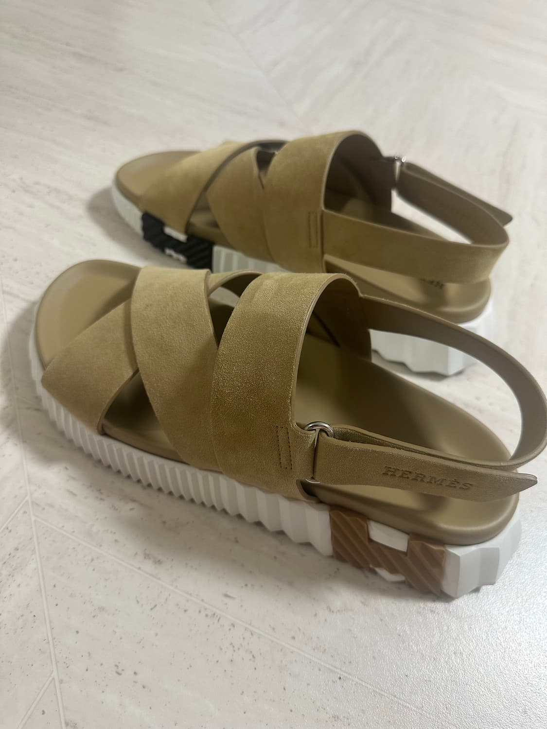 [42] 에르메스 일렉트릭 샌들 스웨이드 고트스킨& 베쥬 알바트르 상품이미지3