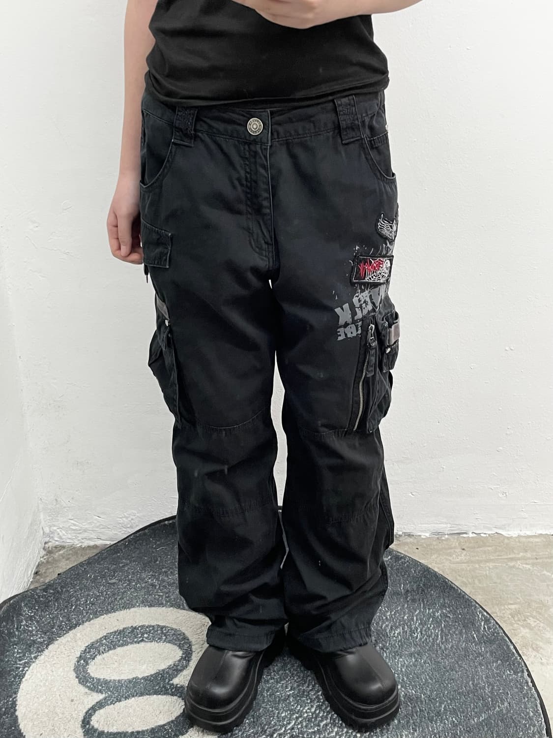 블랙 워크 자수 포켓 카고팬츠 상품이미지6