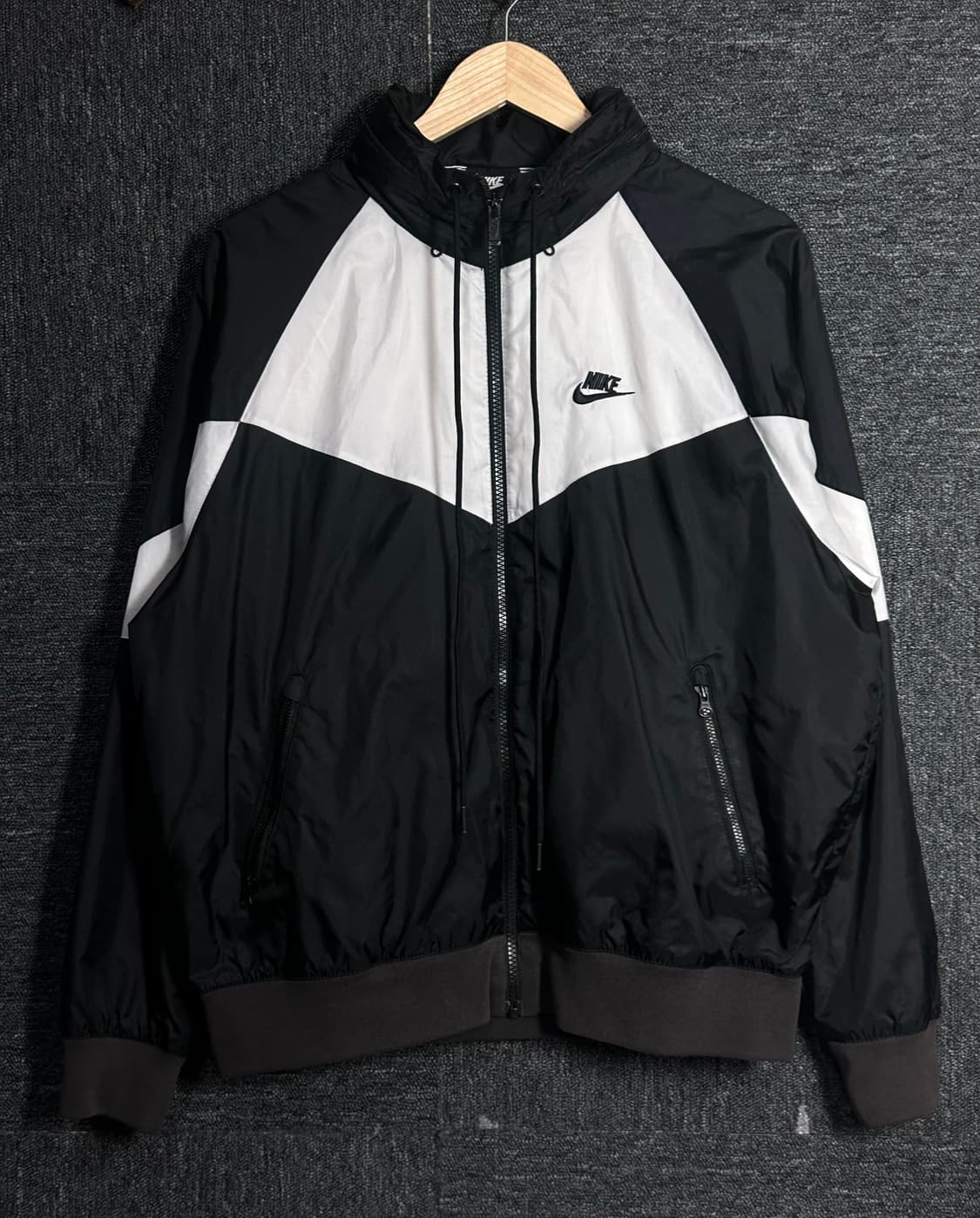 나이키 바람막이 M 블랙/화이트 상품이미지1