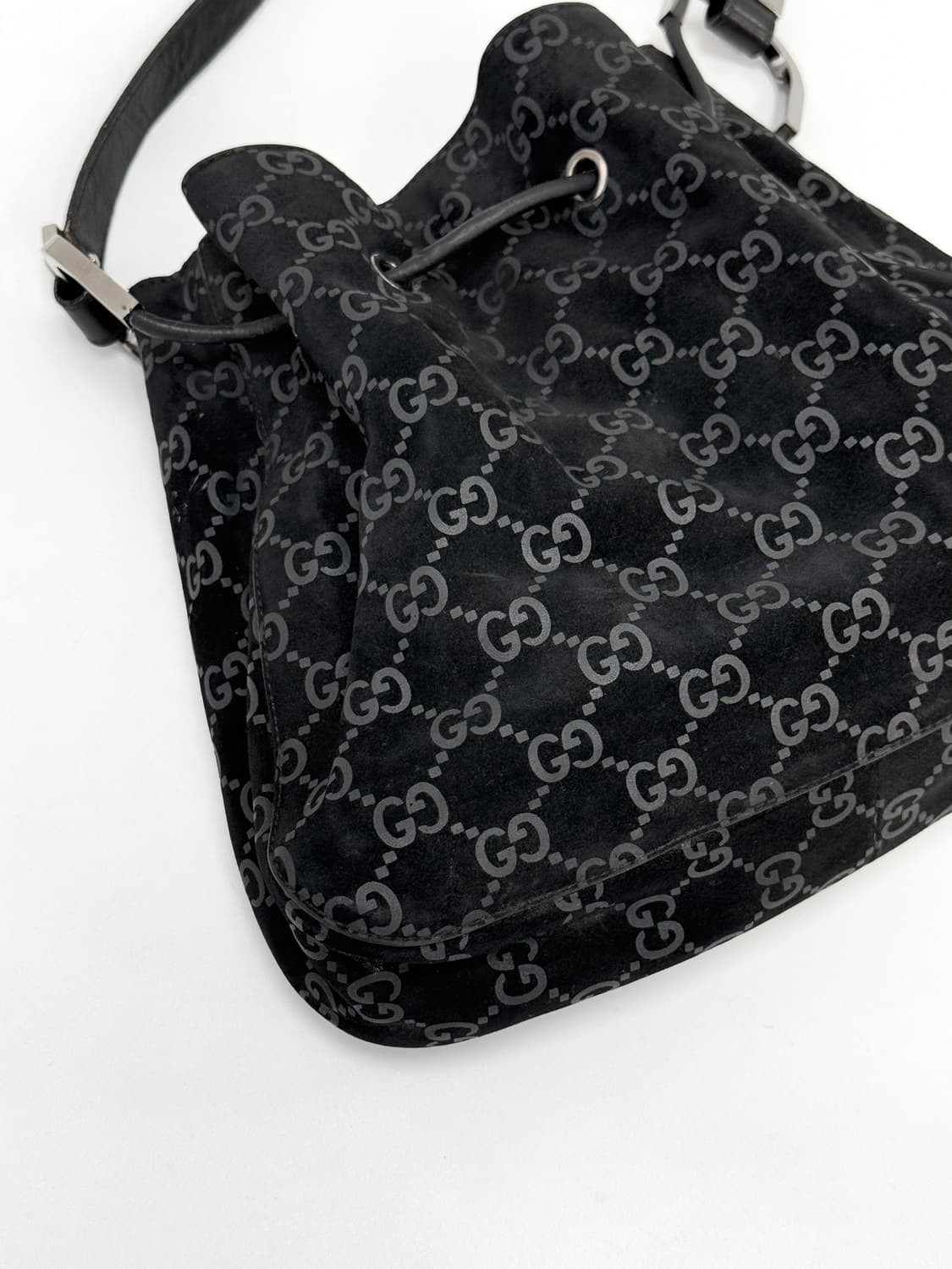 Gucci GG Suede Shoulder Bag 상품이미지5