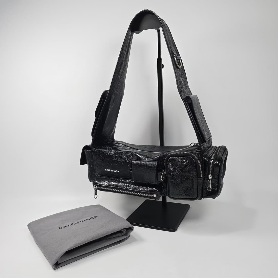 발렌시아가 슈퍼비지 XS 슬링백 숄더백 상품이미지1