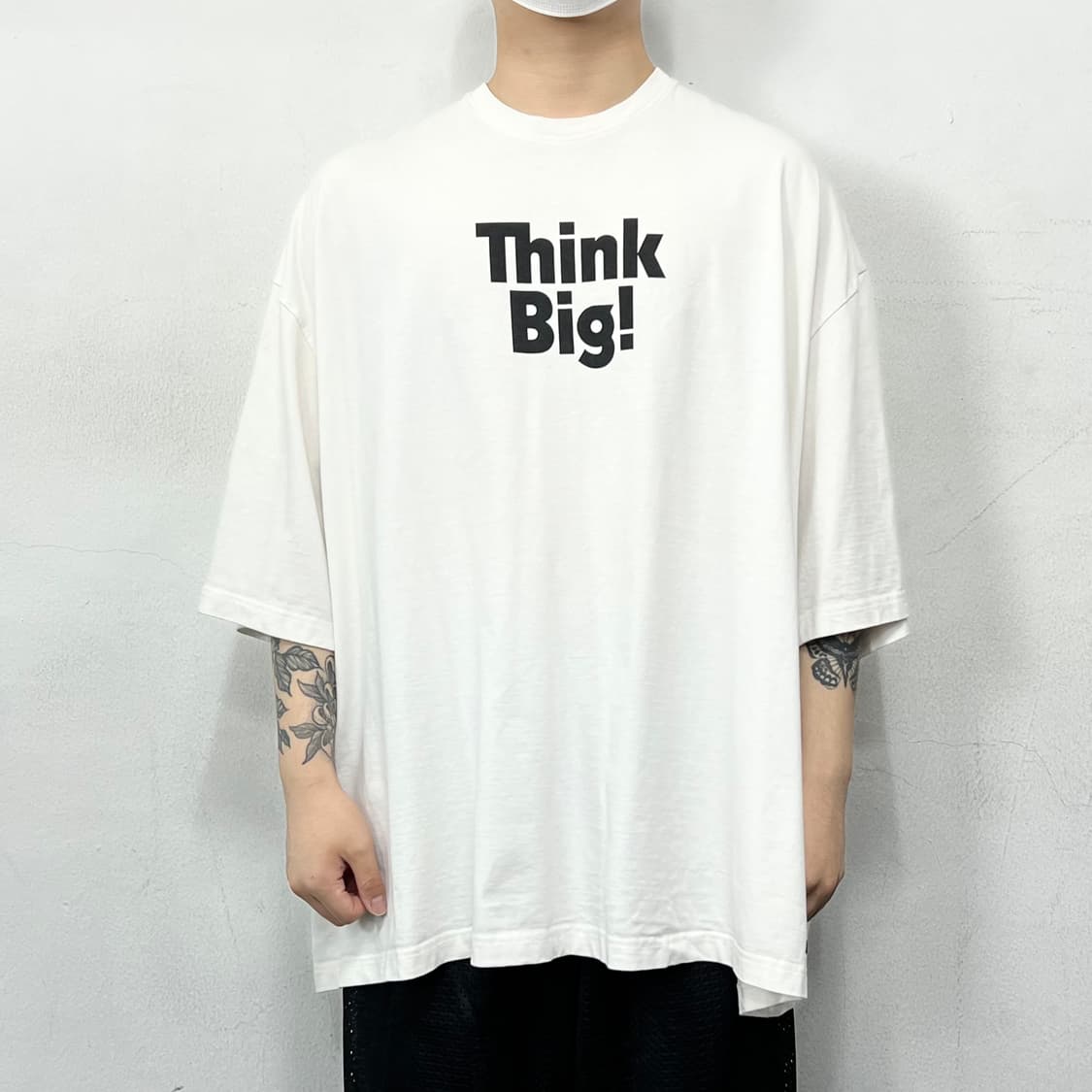 발렌시아가 오버사이즈 Think Big 반팔 화이트 상품이미지1