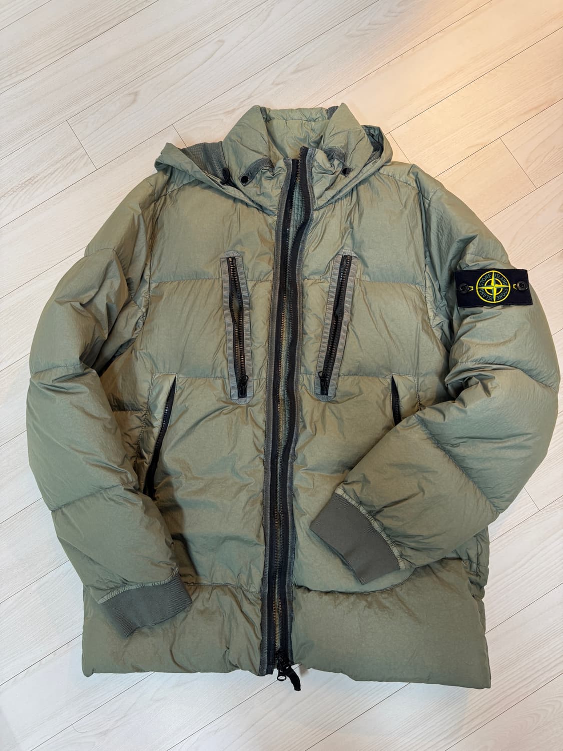 스톤아일랜드 가먼트다이드 크링클립스 다운 패딩 95 올리브 상품이미지1