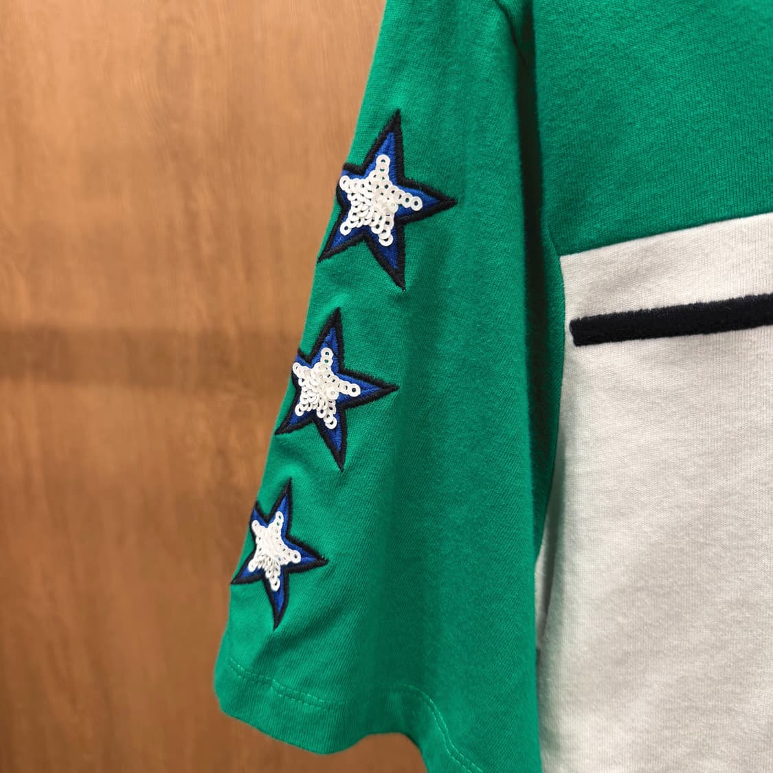 산드로 코튼 반팔 티셔츠 레터링 애니멀 스타 자수 라운드넥 디테일 그린 상품이미지6