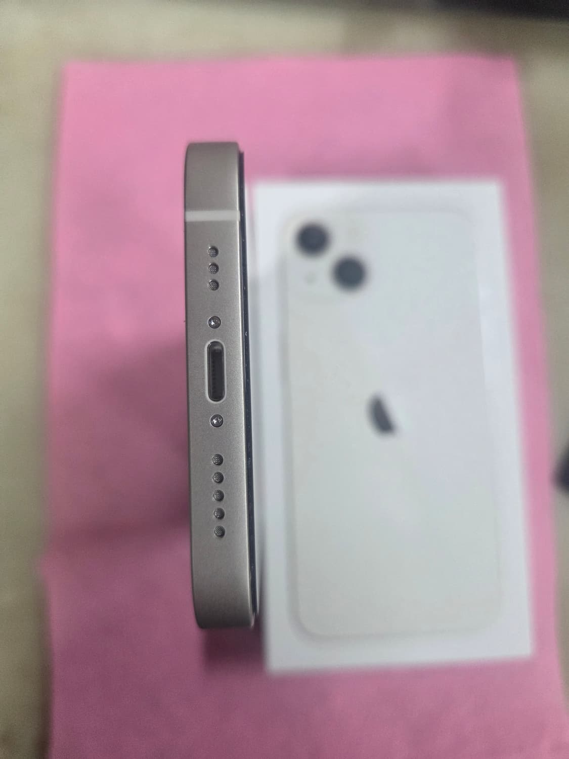 아이폰13 화이트 상품이미지9